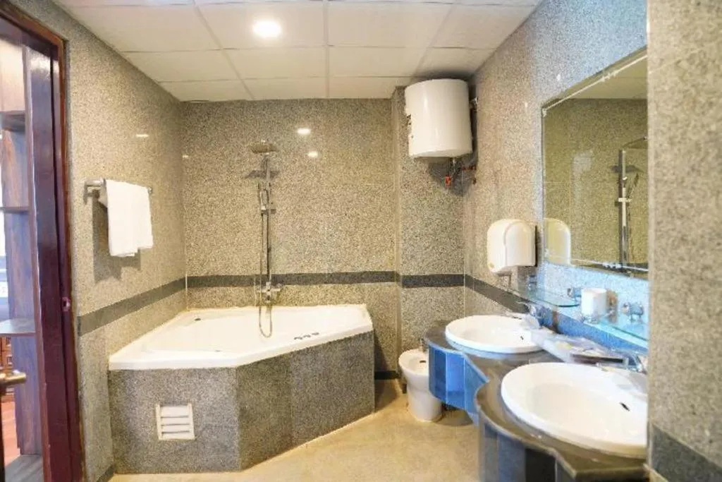 Hon Ngu Hotel Cua Lo Beach