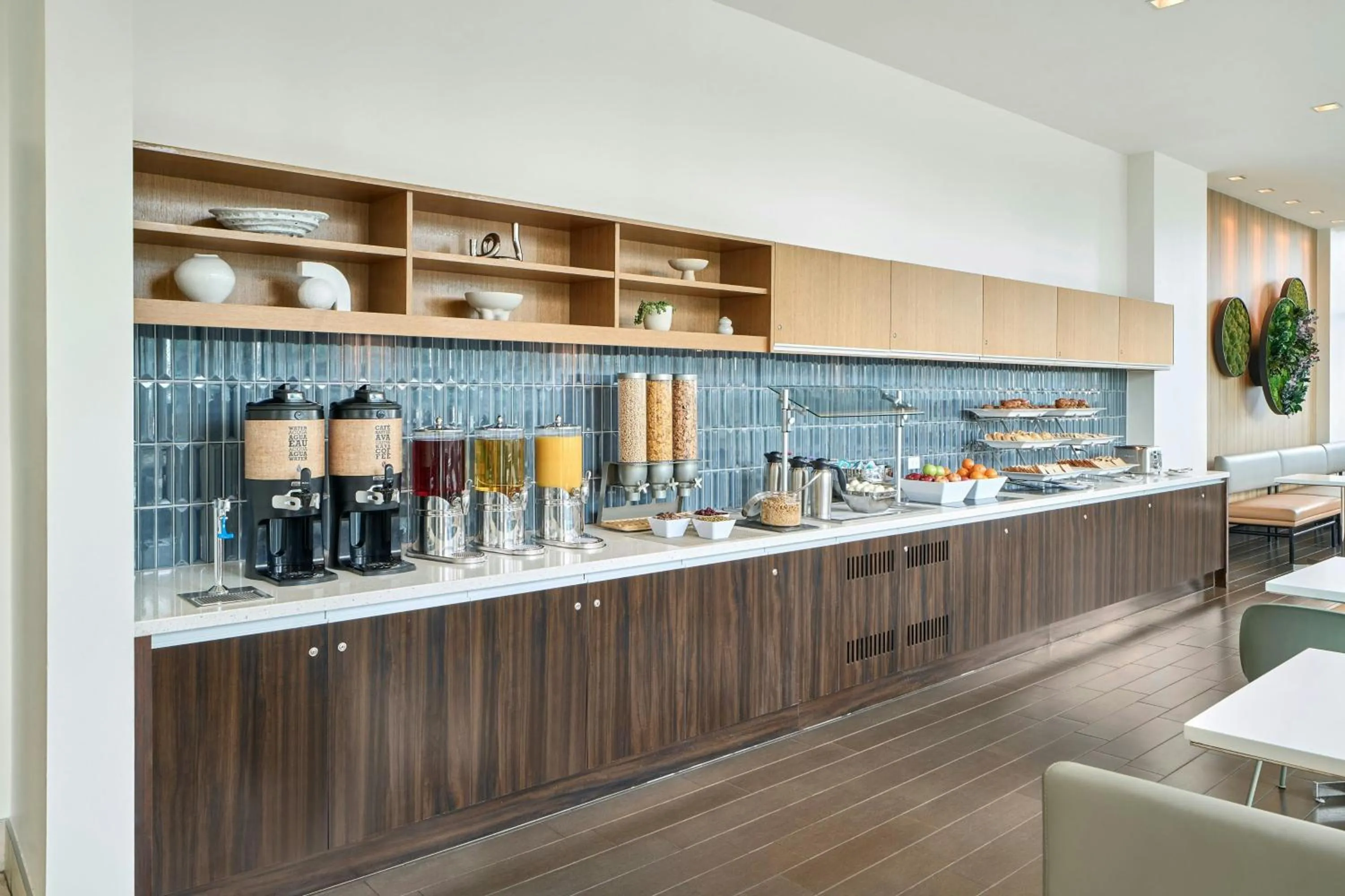 Breakfast in Element by Westin Vancouver Metrotown