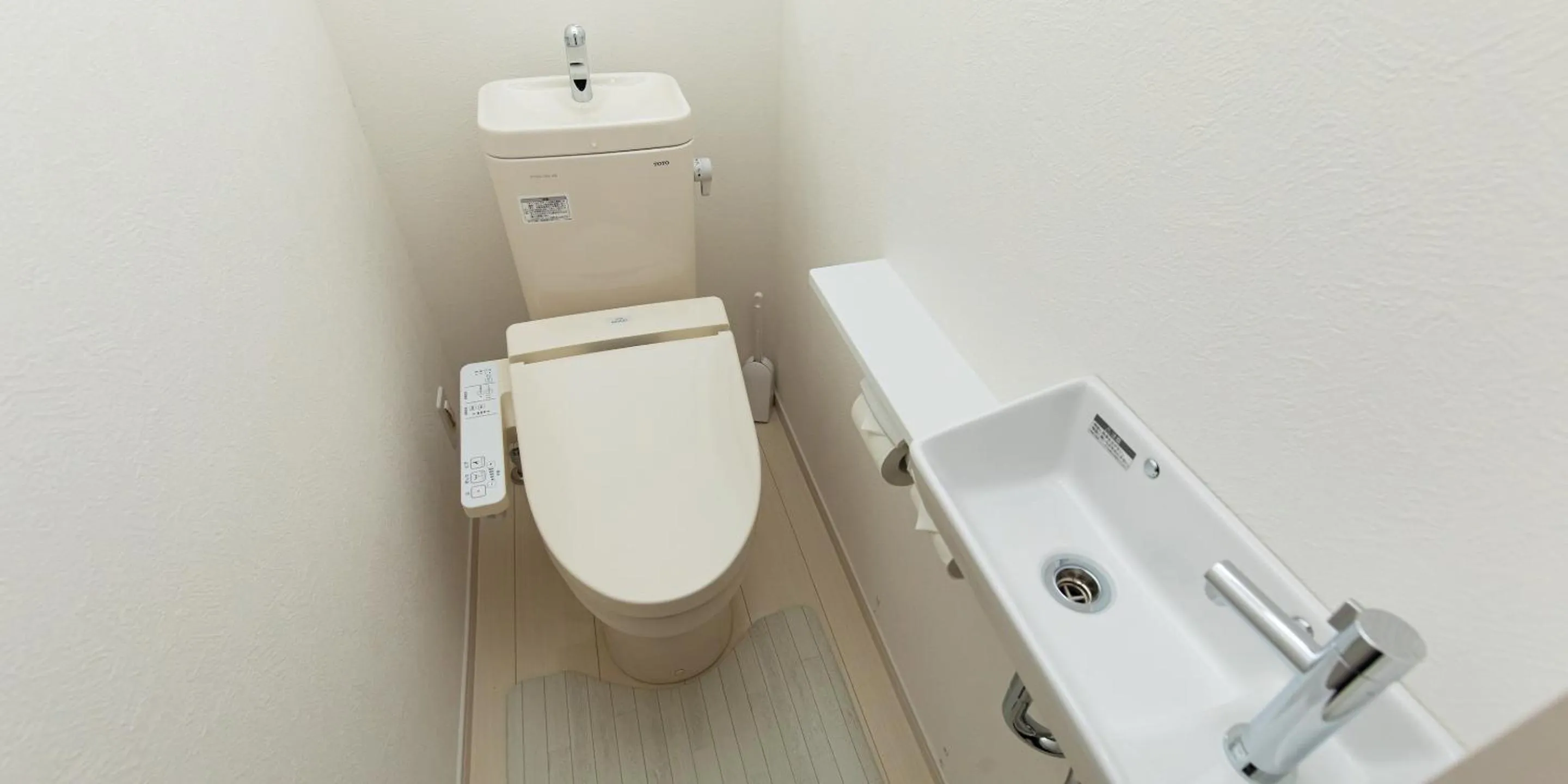 Toilet in Kinugawa Station Front