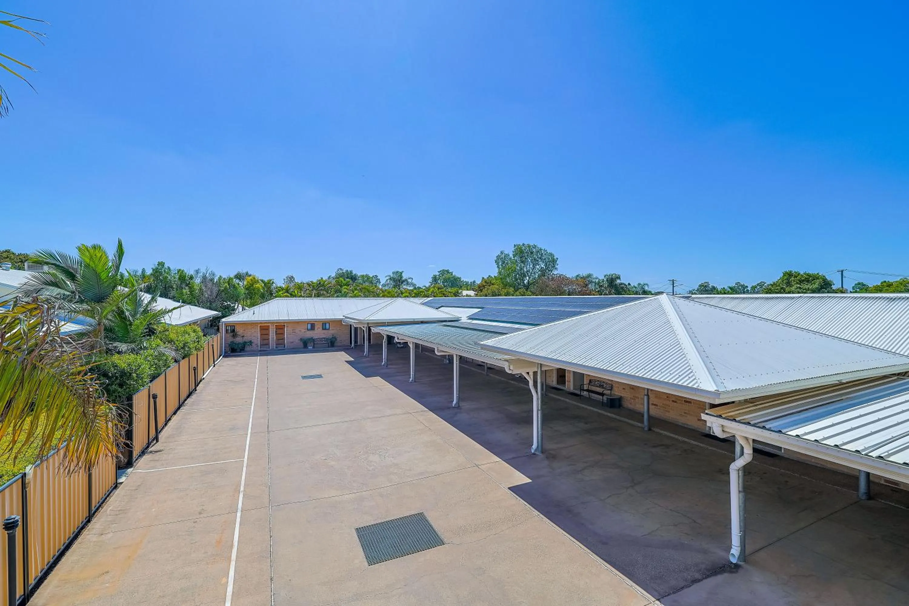 Parking in Emerald Central Palms Motel