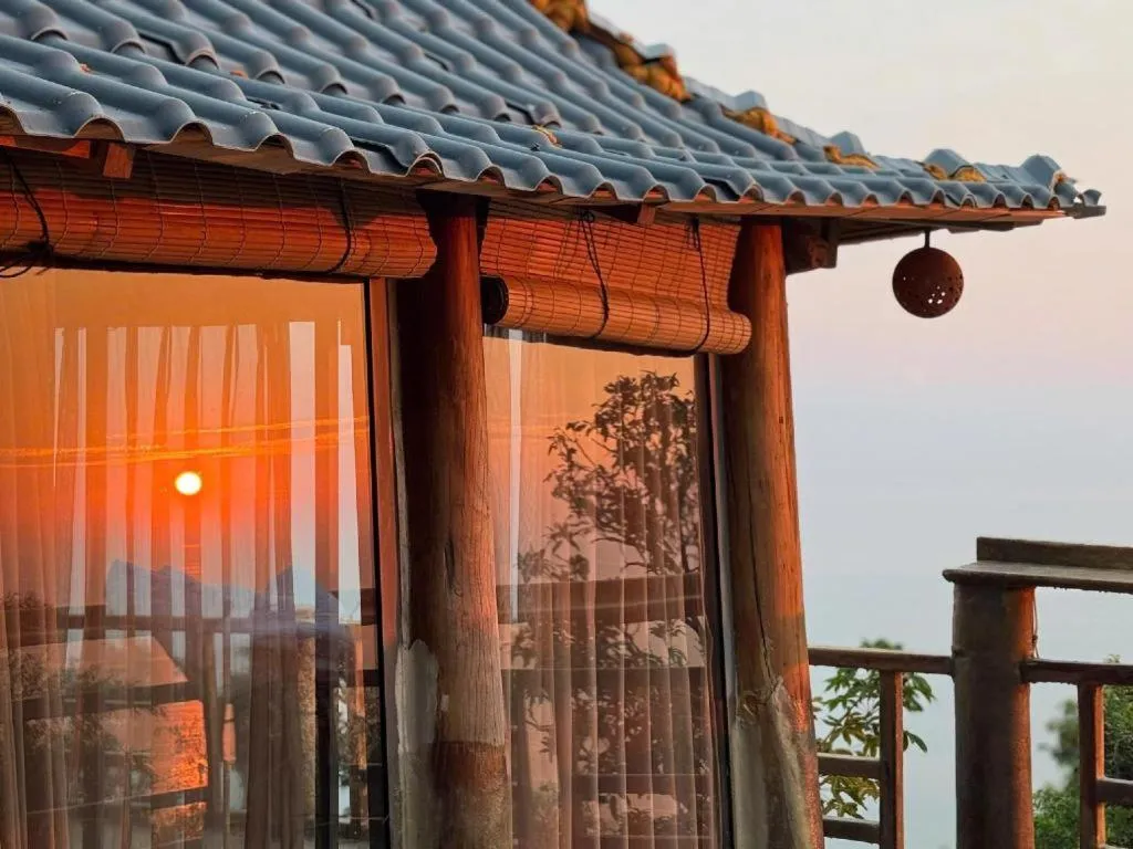 Mango House - Seaview - Homestay.