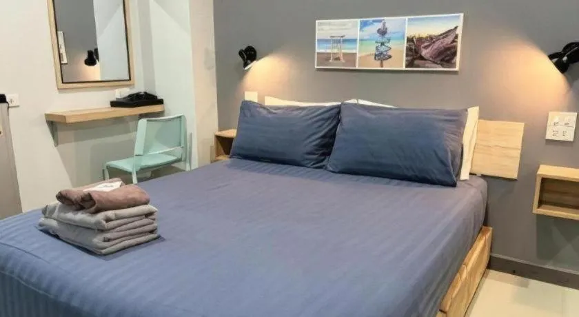 Bed in The Hub Hotel Surin