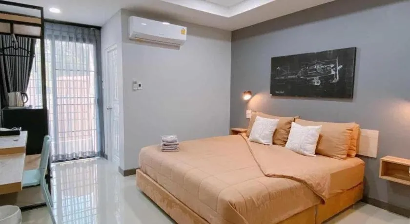 Bed in The Hub Hotel Surin