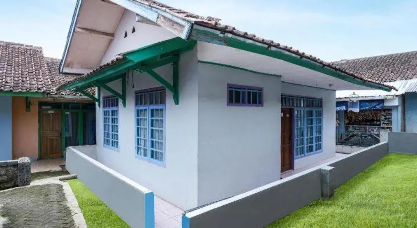 OYO Homes 91009 Eco Tourism Desa Cibodas Areng 4 Syariah