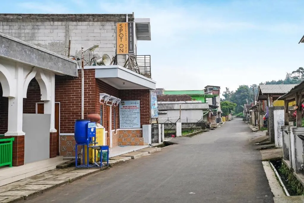 OYO Homes 91009 Eco Tourism Desa Cibodas Areng 4 Syariah