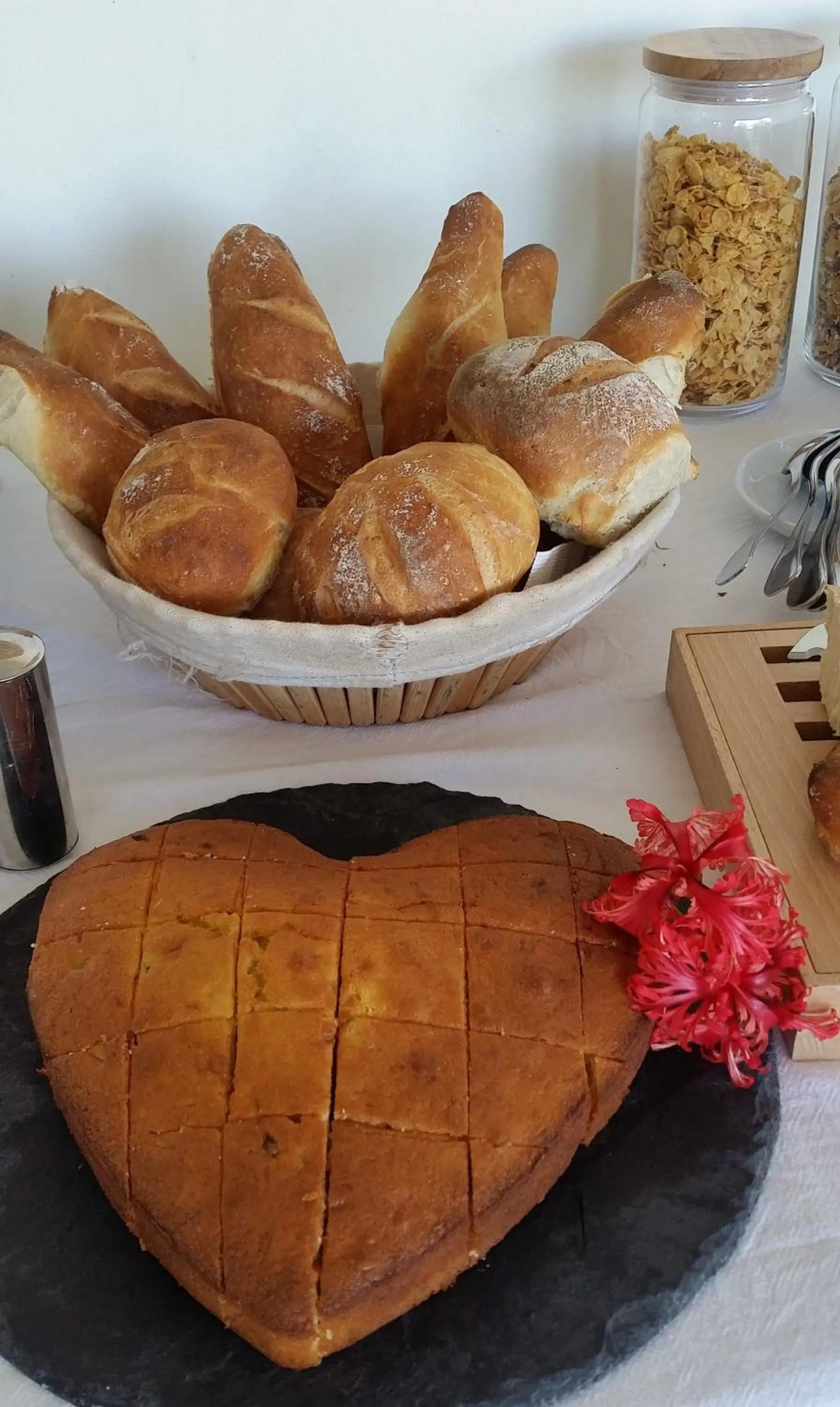 Food in Fare Suisse Tahiti - Guesthouse