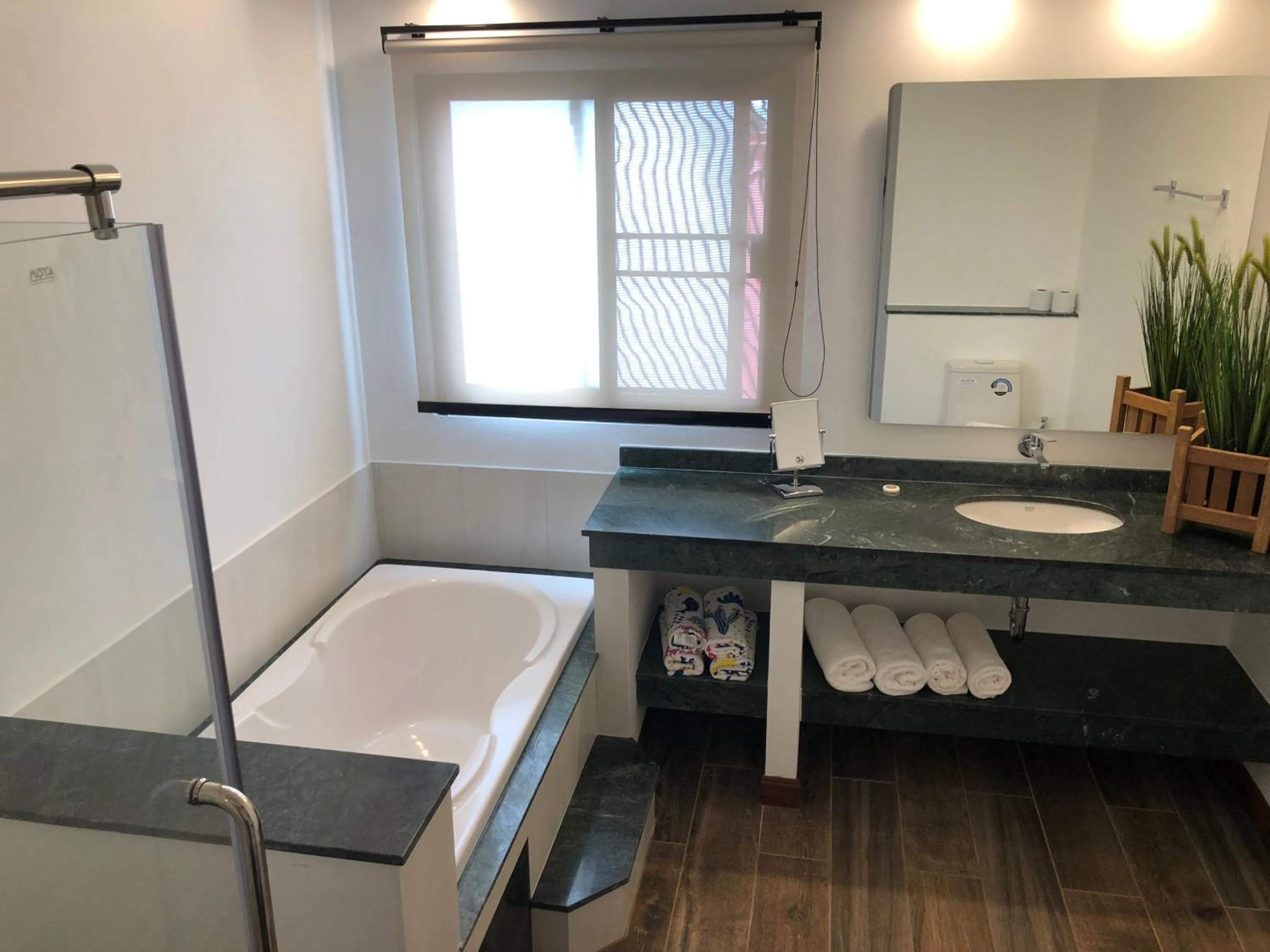 Bathroom in Noble House Beach Resort