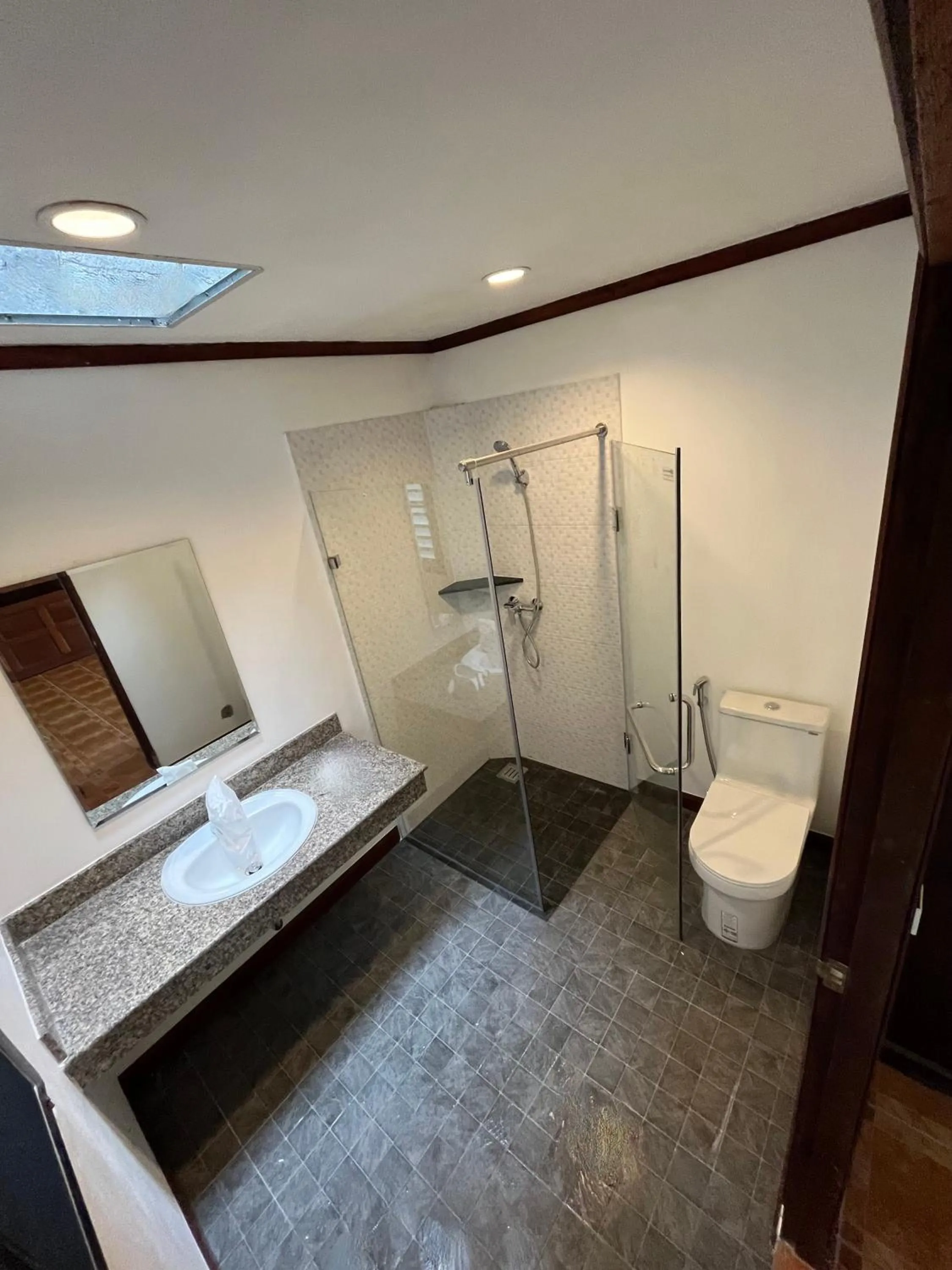 Bathroom in Noble House Beach Resort