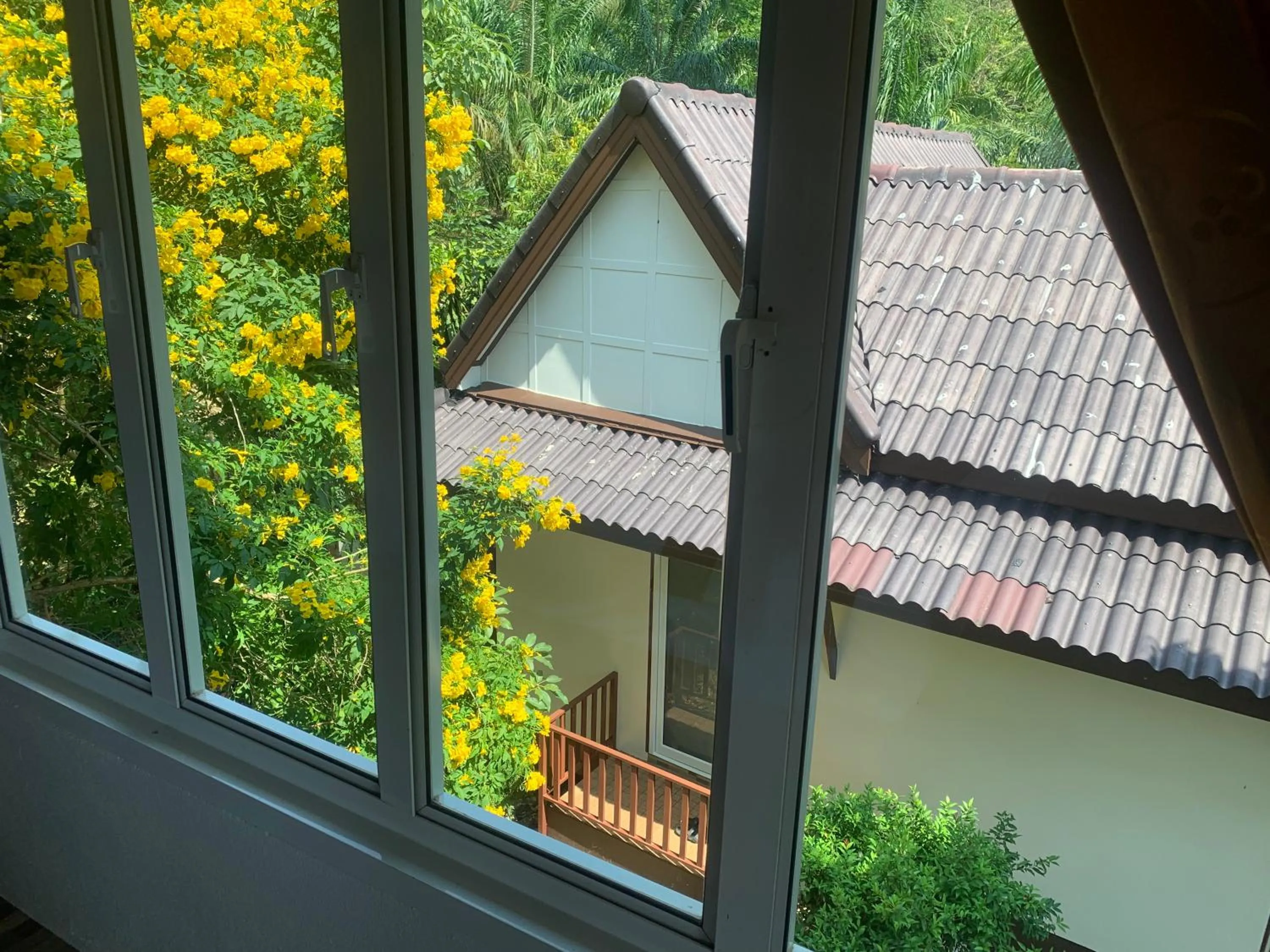 Property building in Phuchawee Lanta