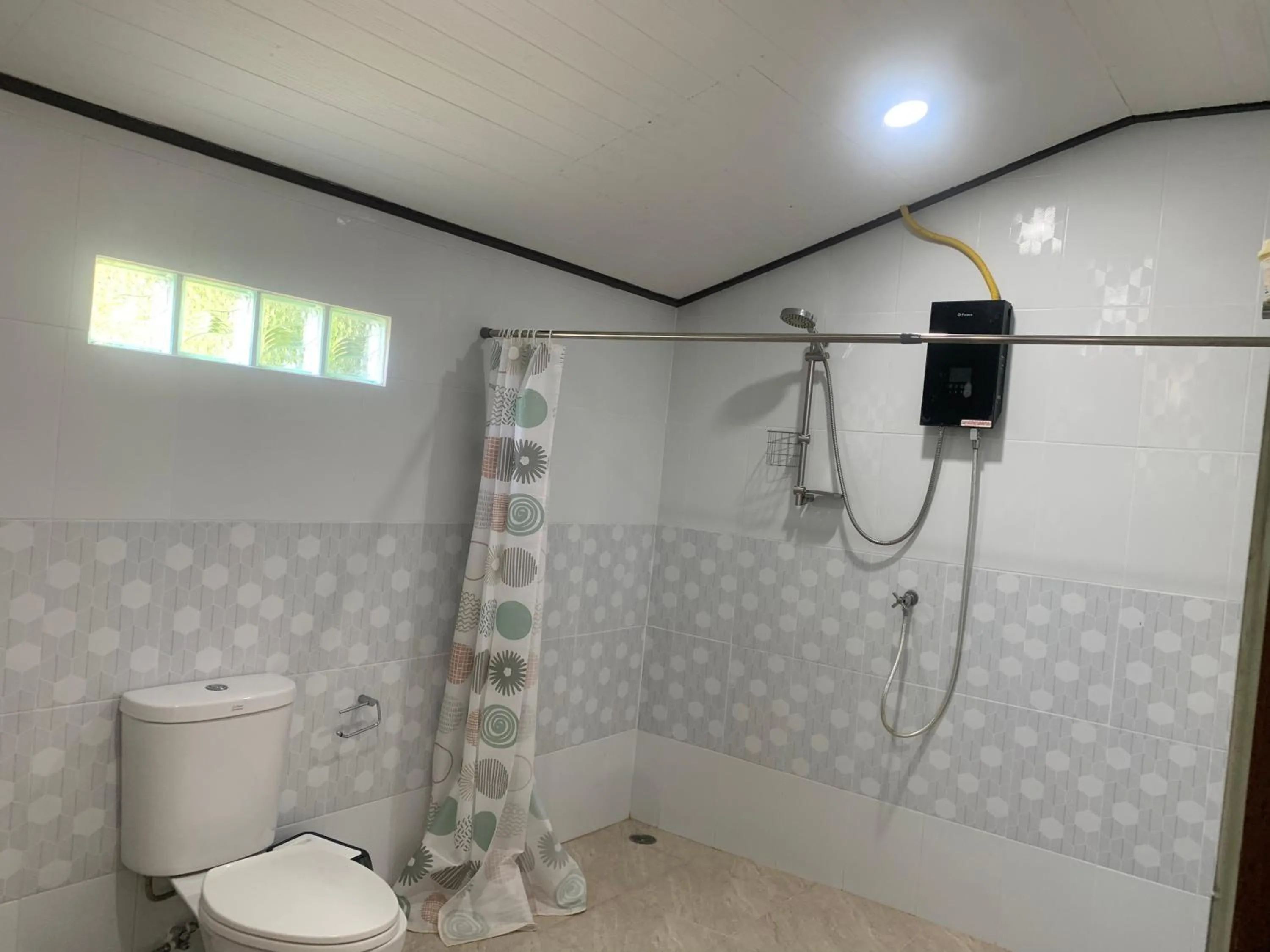 Shower in Phuchawee Lanta