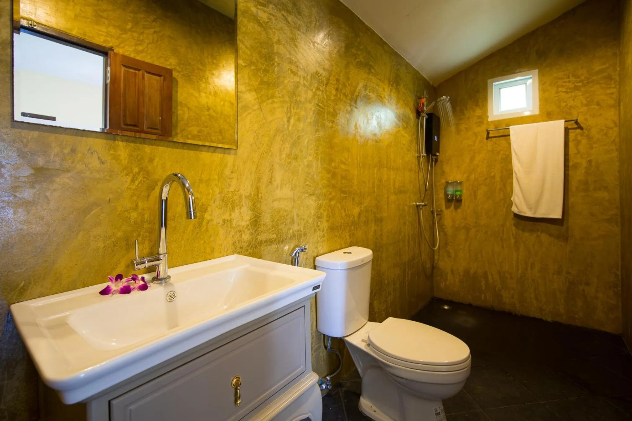 Bathroom in Phuchawee Lanta