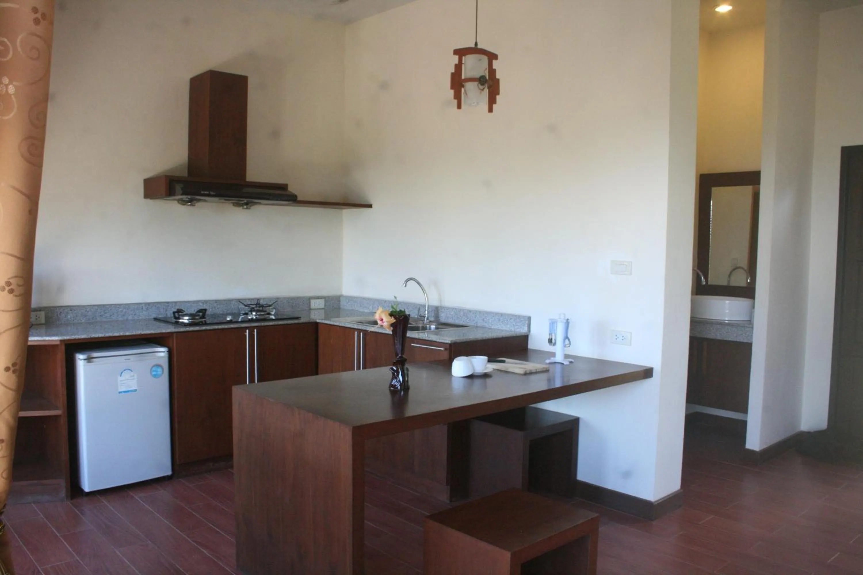 Kitchen or kitchenette in Phuchawee Lanta