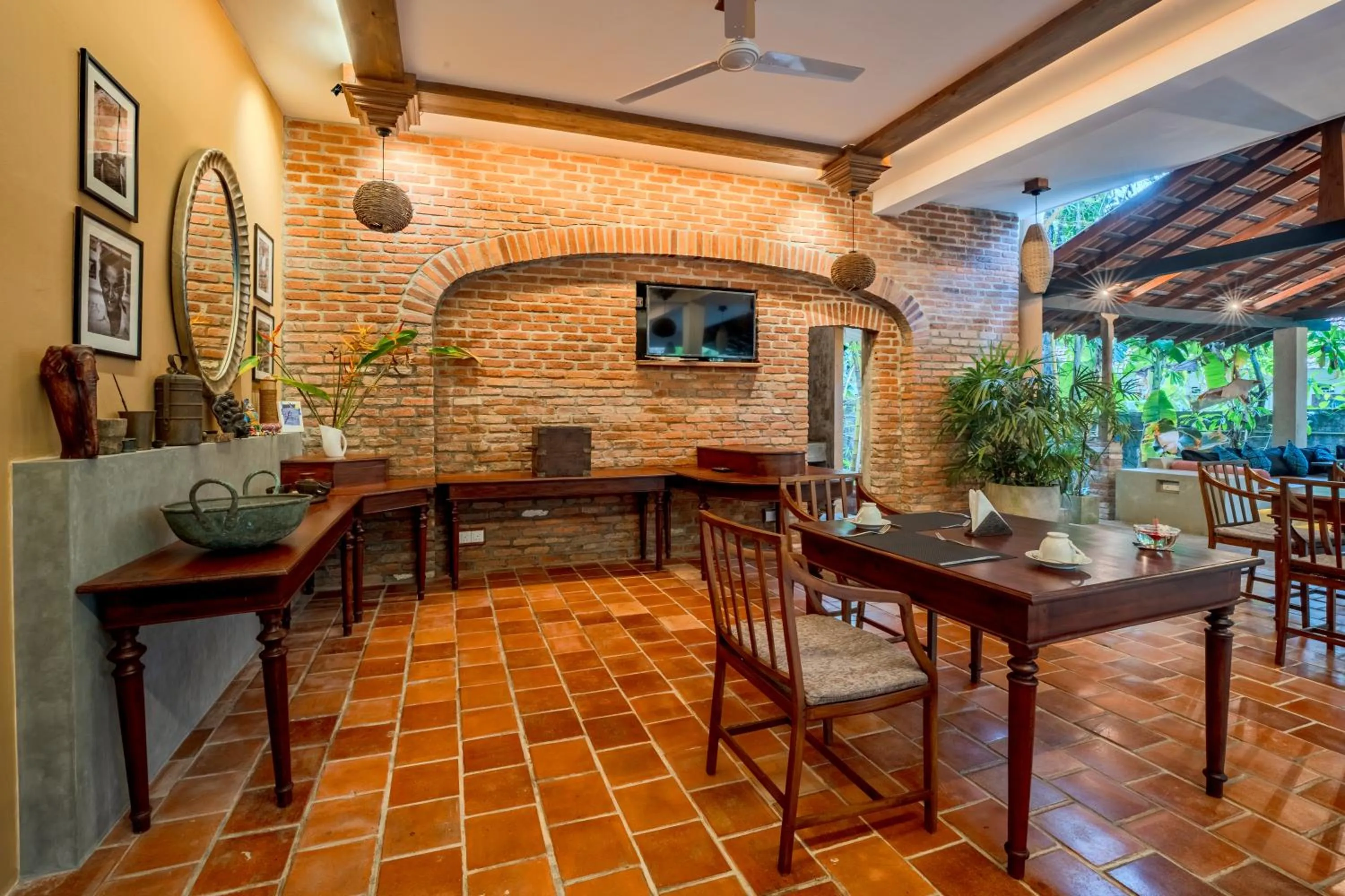 Restaurant/places to eat in Aurora