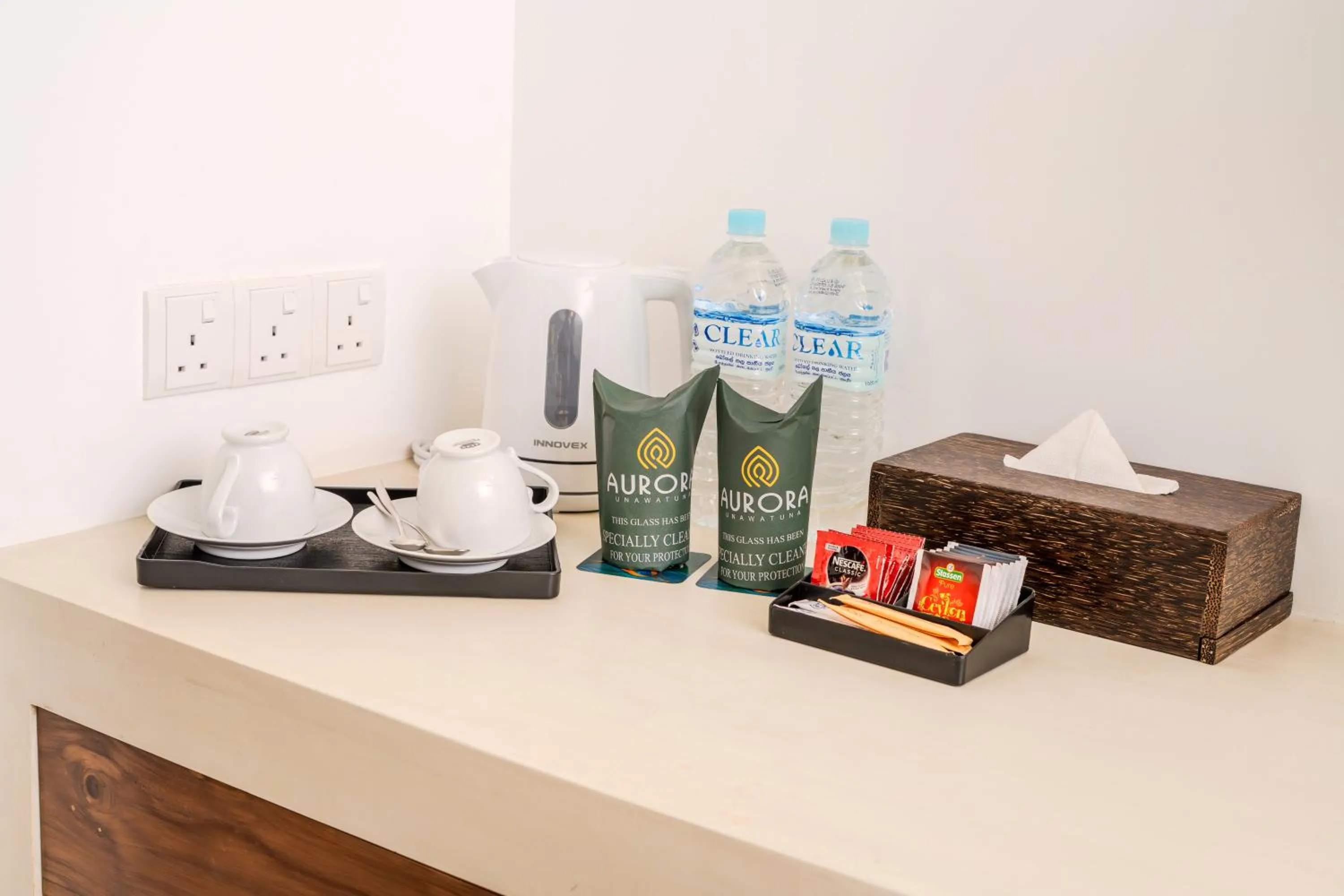 Coffee/tea facilities in Aurora