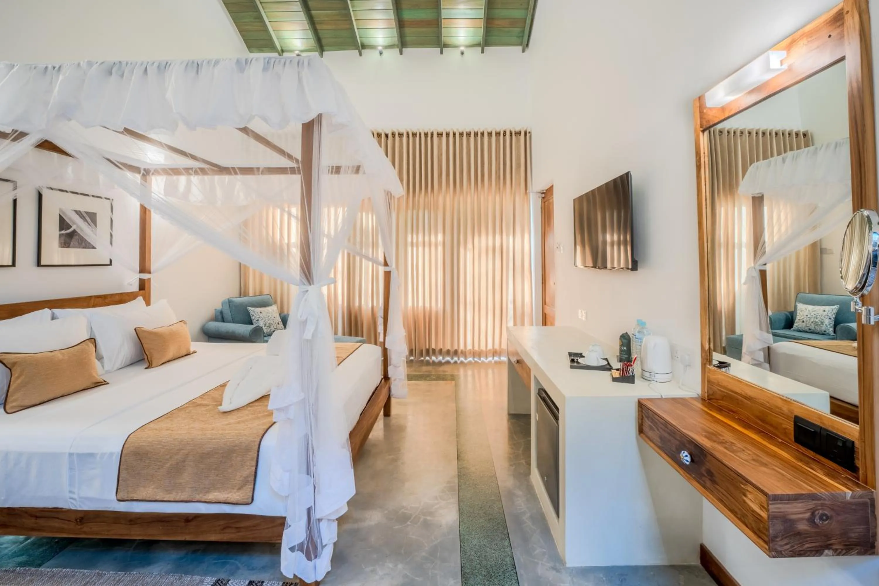 Living room, Bed in Aurora