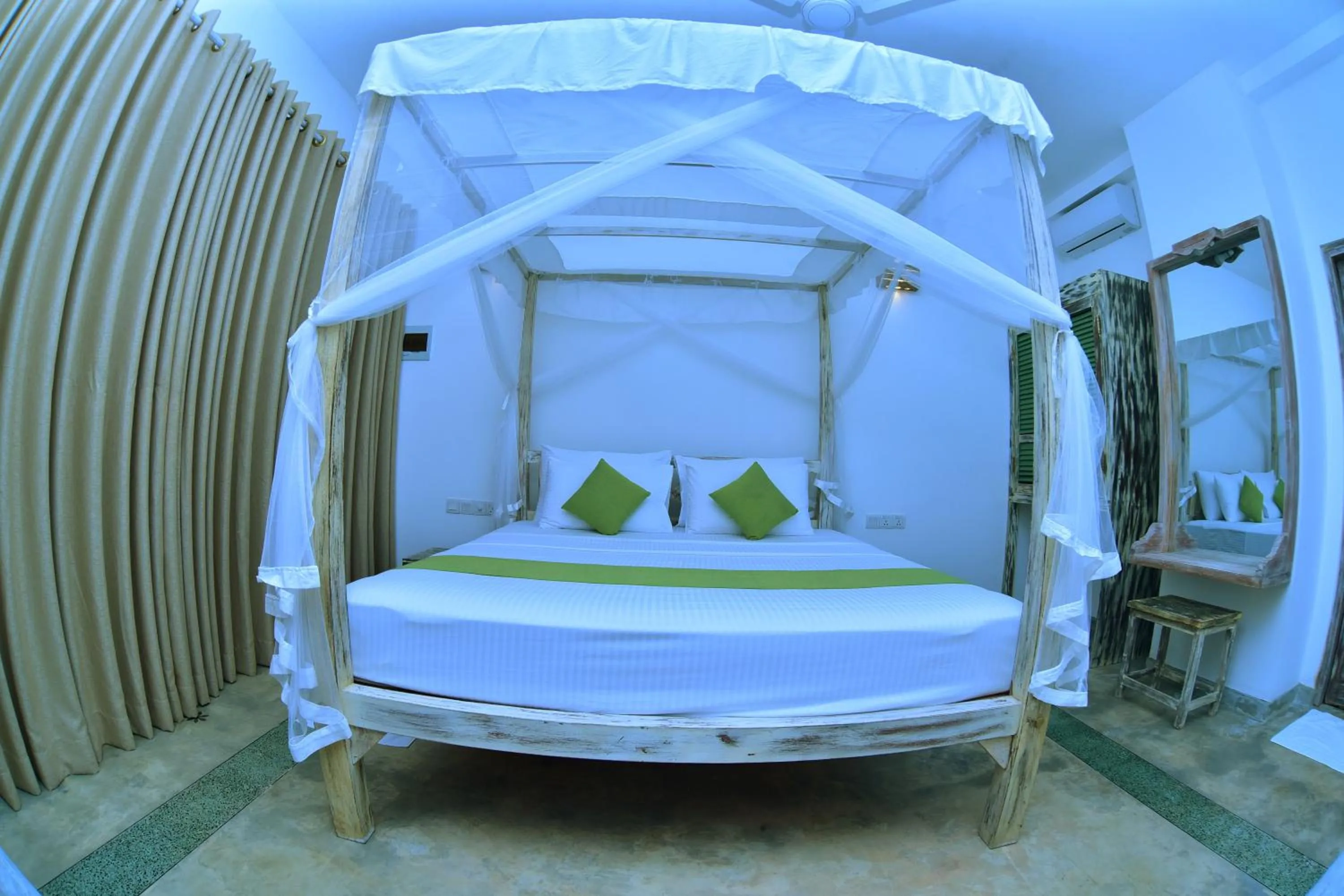 Bedroom, Bed in Aurora