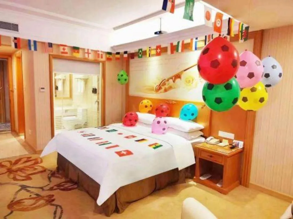 Bed in Vienna Hotel Shenzhen Bao'an Airport Taoyuanju Pingluanshan Metro Station