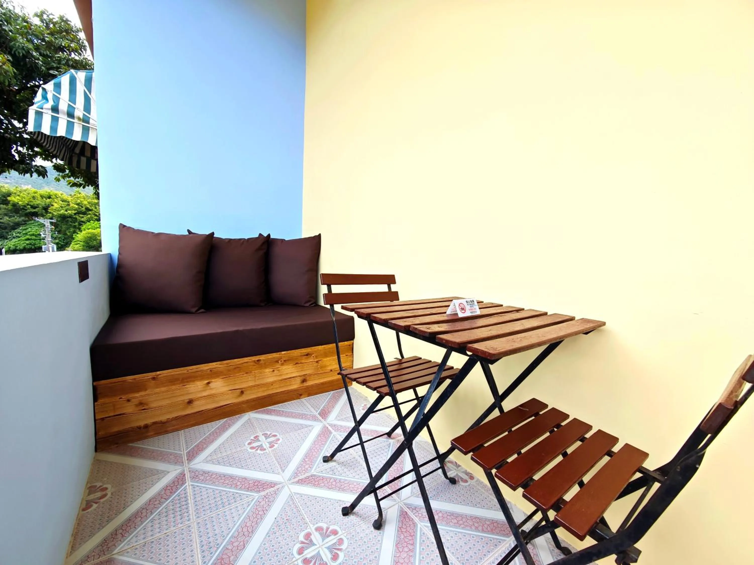 Balcony/Terrace in Cloud Tree Inn Boutique Guesthouse XiChong DaPeng ShenZhen 深圳大鹏西涌云树里民宿Yun Shu Li