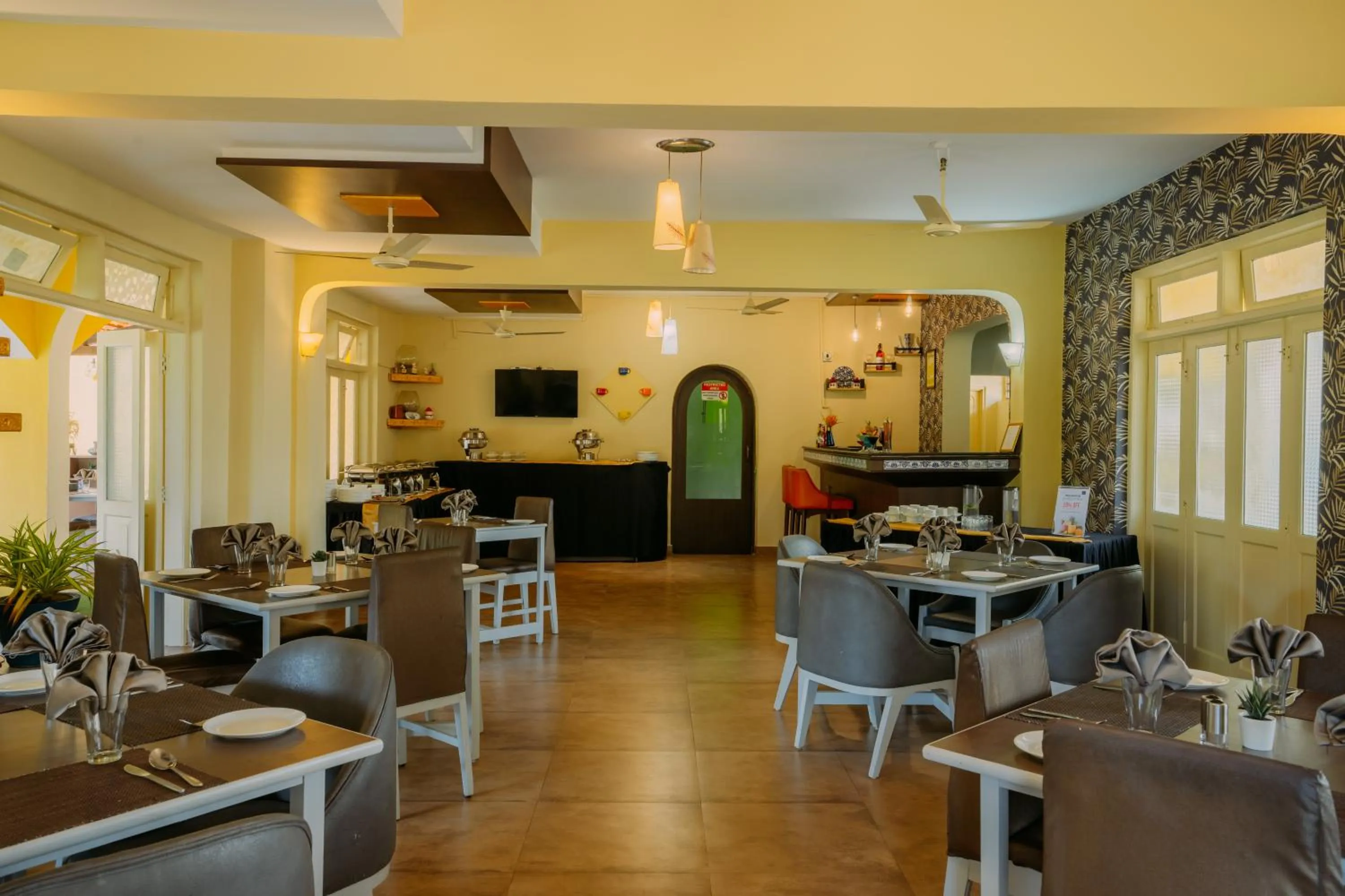 Restaurant/places to eat in Carina Beach Resort