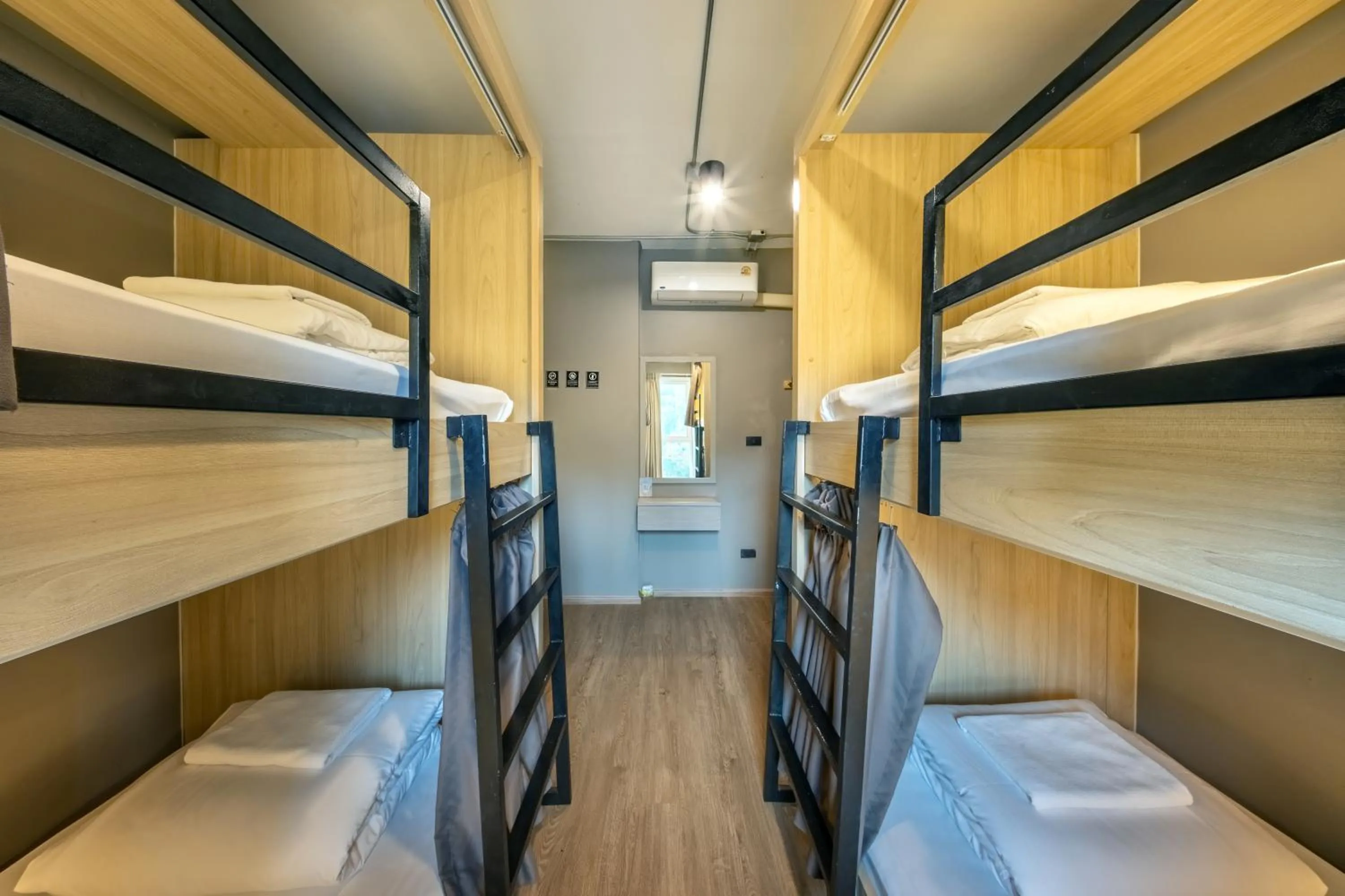 bunk bed, Bed in Ralph Poshtel Pratunam