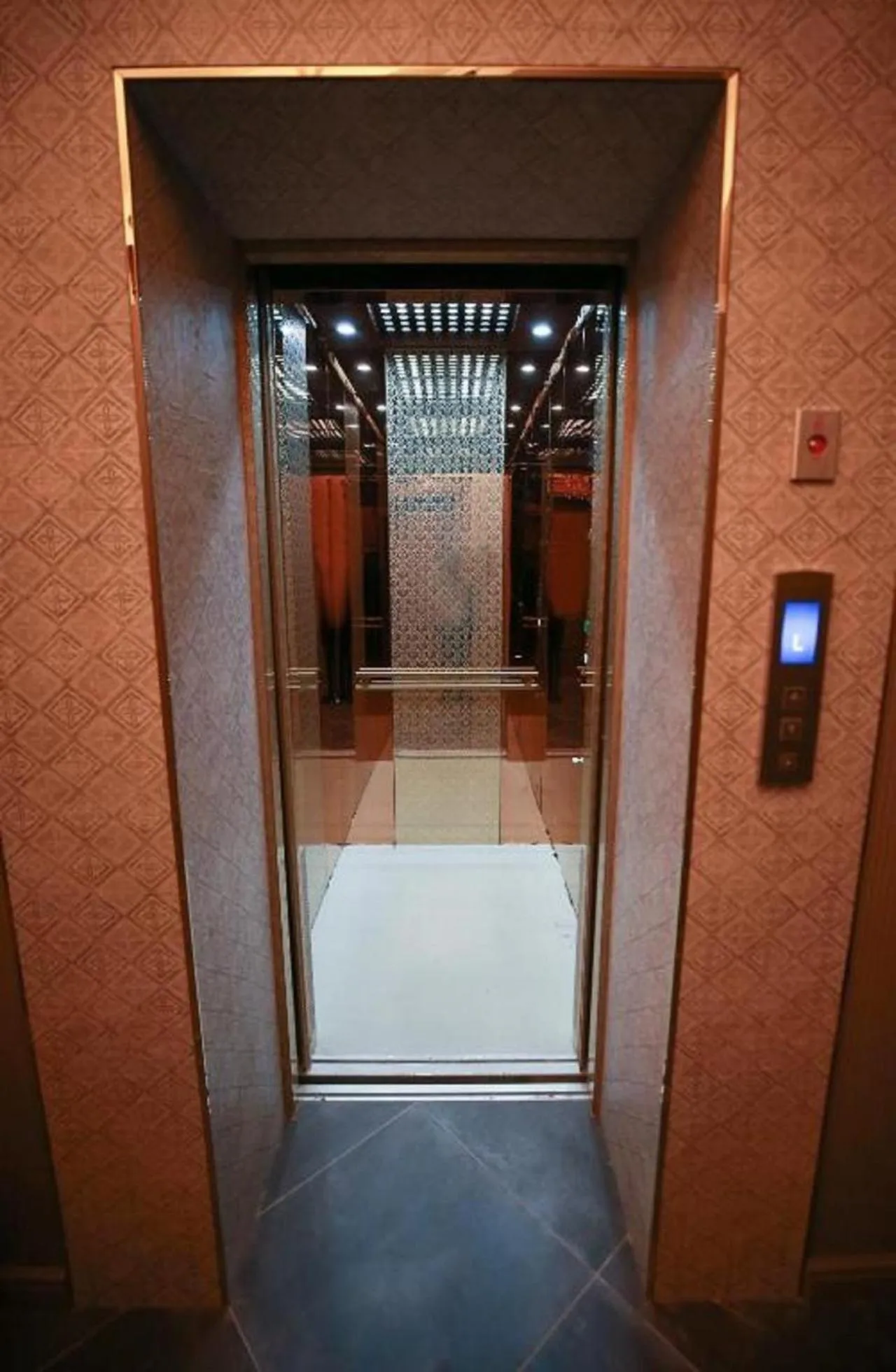 elevator in West Inn Hotel & Restaurant