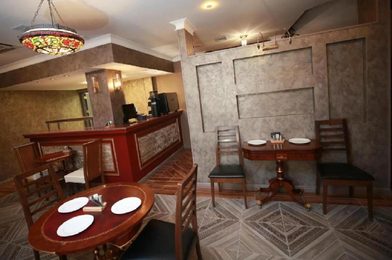 Restaurant/places to eat in West Inn Hotel & Restaurant