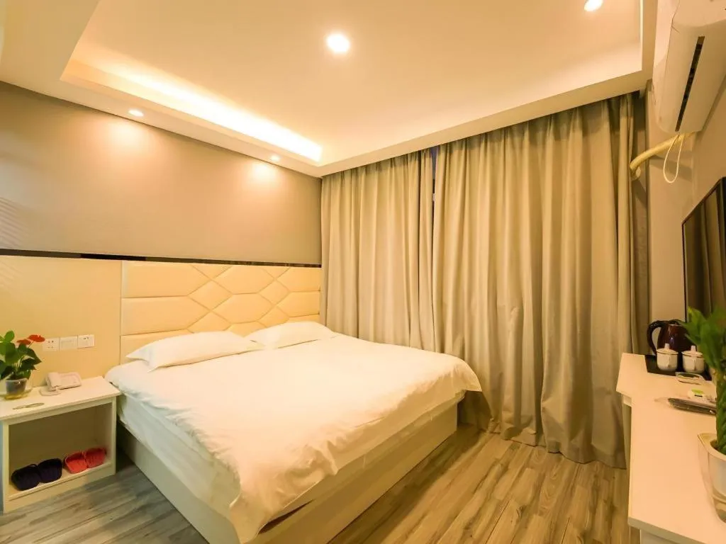 Bed in Shell Jiaxing Nanhu District Dongsheng Dong Road Moon River Street Hotel
