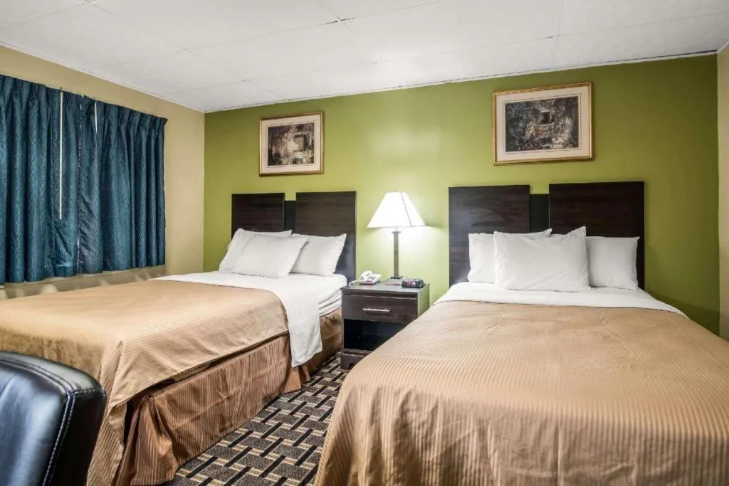 Bed in Rodeway Inn Rutland - Killington