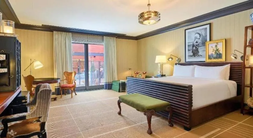 Bed in Hotel Jerome, An Auberge Resort