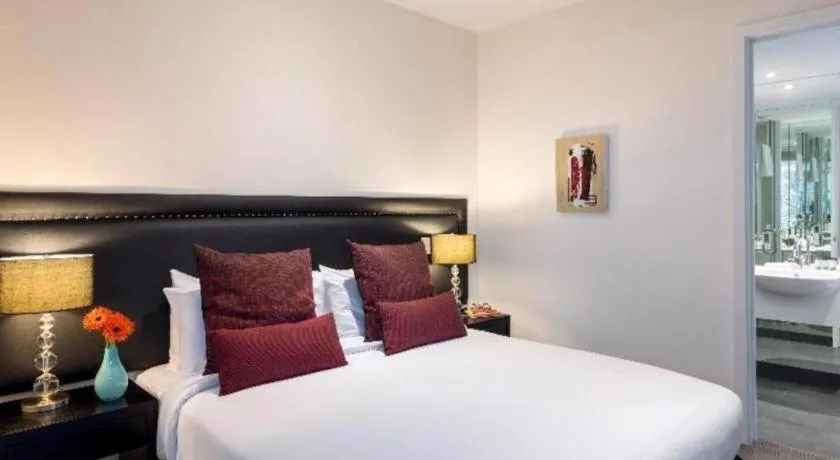 Bed in Oaks Queenstown Club Suites