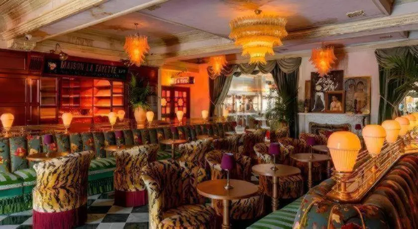 The Lafayette Hotel, Swim Club & Bungalows