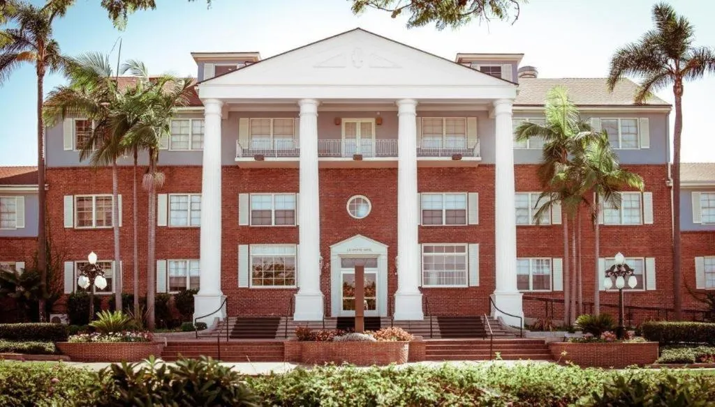 The Lafayette Hotel, Swim Club & Bungalows