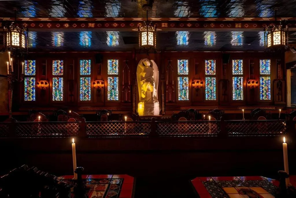 The Lafayette Hotel, Swim Club & Bungalows