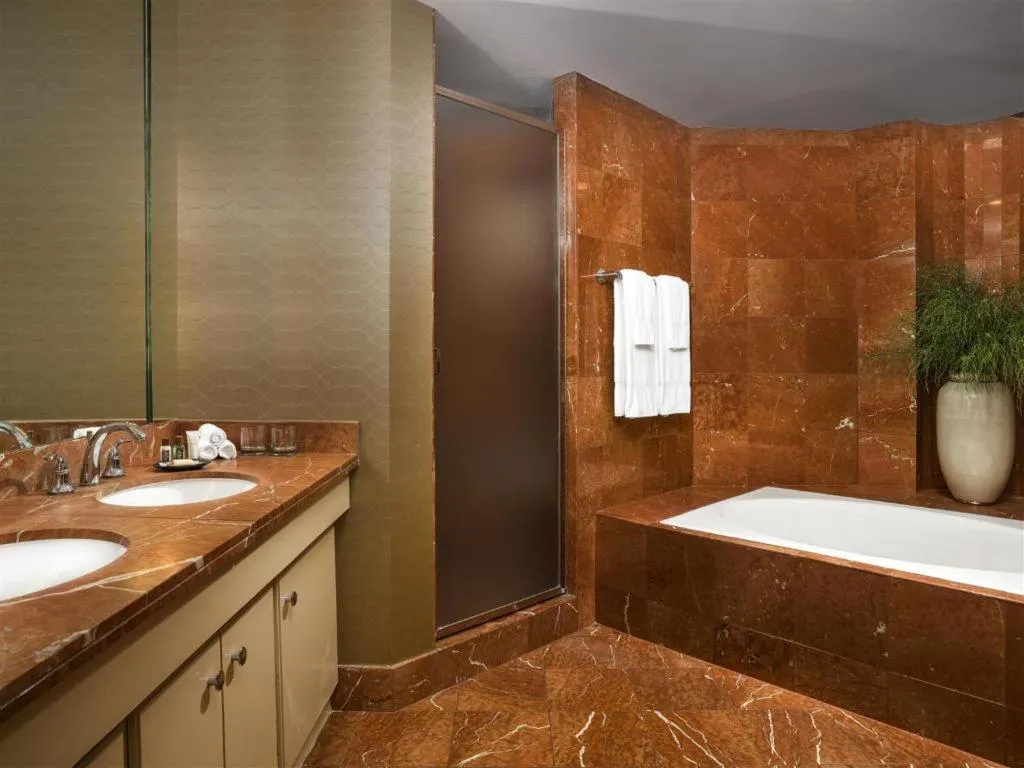 Sheraton Crescent Hotel