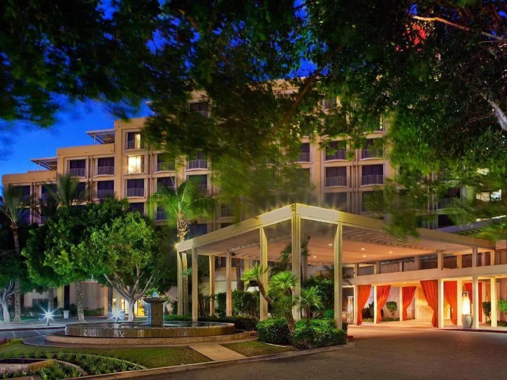 Sheraton Crescent Hotel