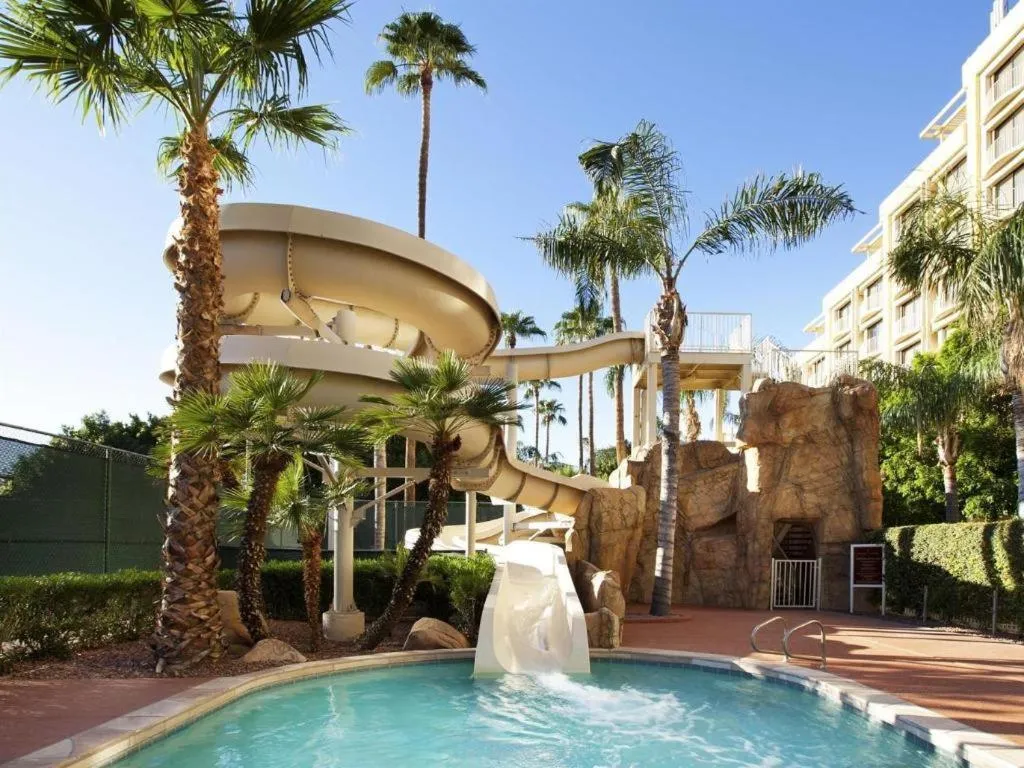 Sheraton Crescent Hotel