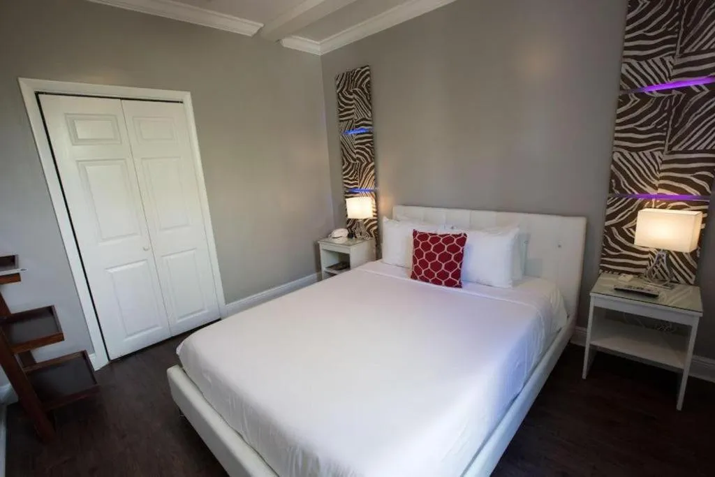 Bed in Odyssey of South Beach Apart Hotel