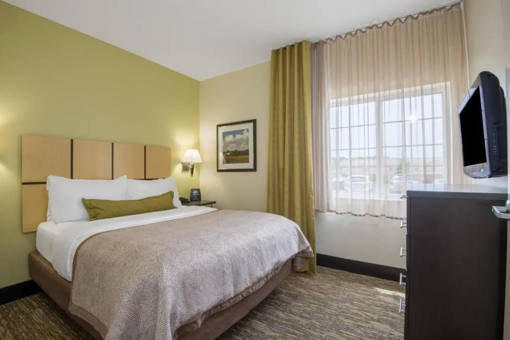 Bed in Candlewood Suites Jefferson City By IHG