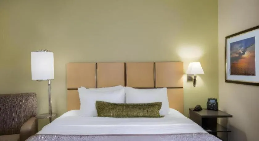Bed in Candlewood Suites Jefferson City By IHG