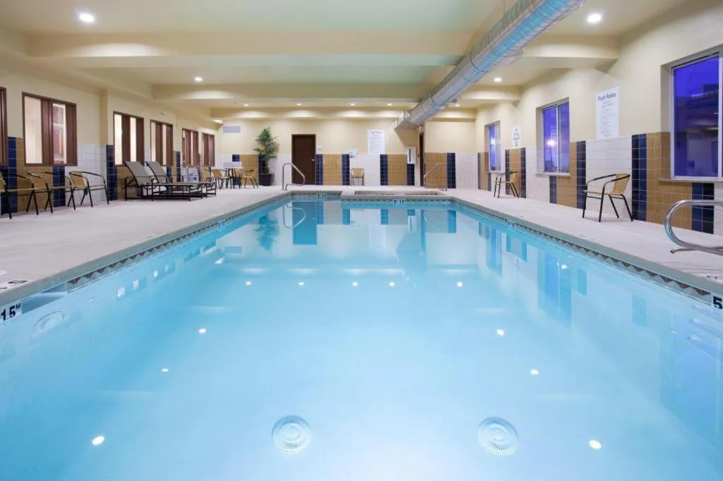 Holiday Inn Express Hotel & Suites Lamar By IHG