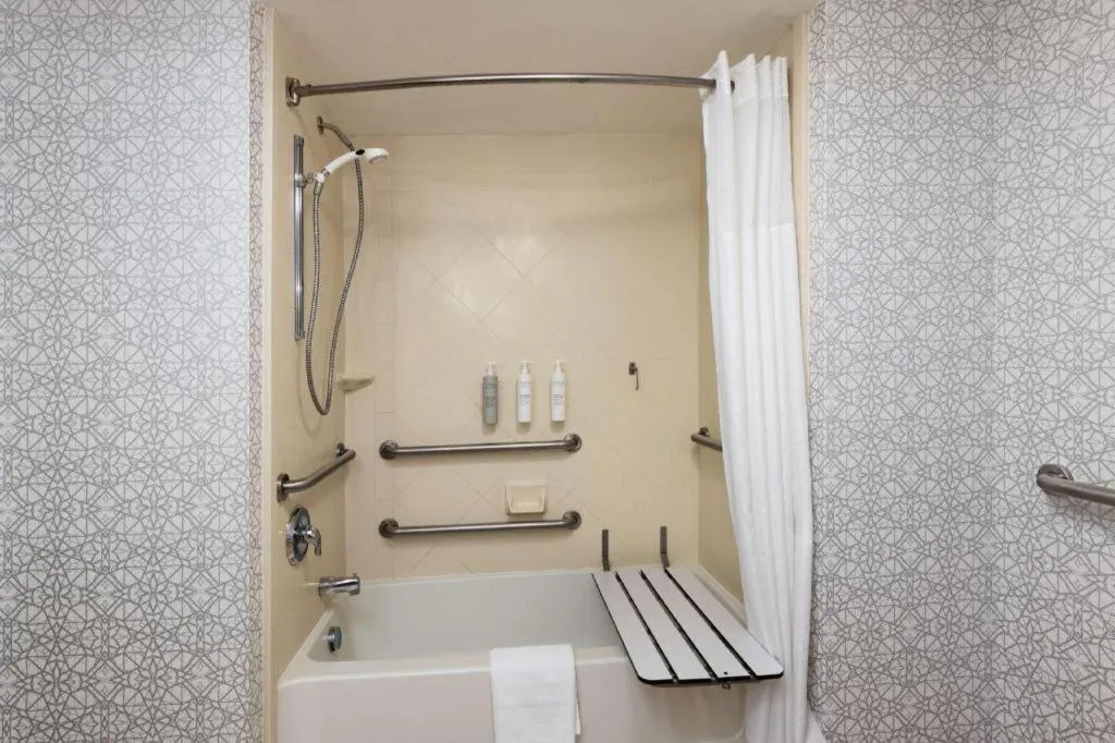 Hampton Inn & Suites Savannah-Airport