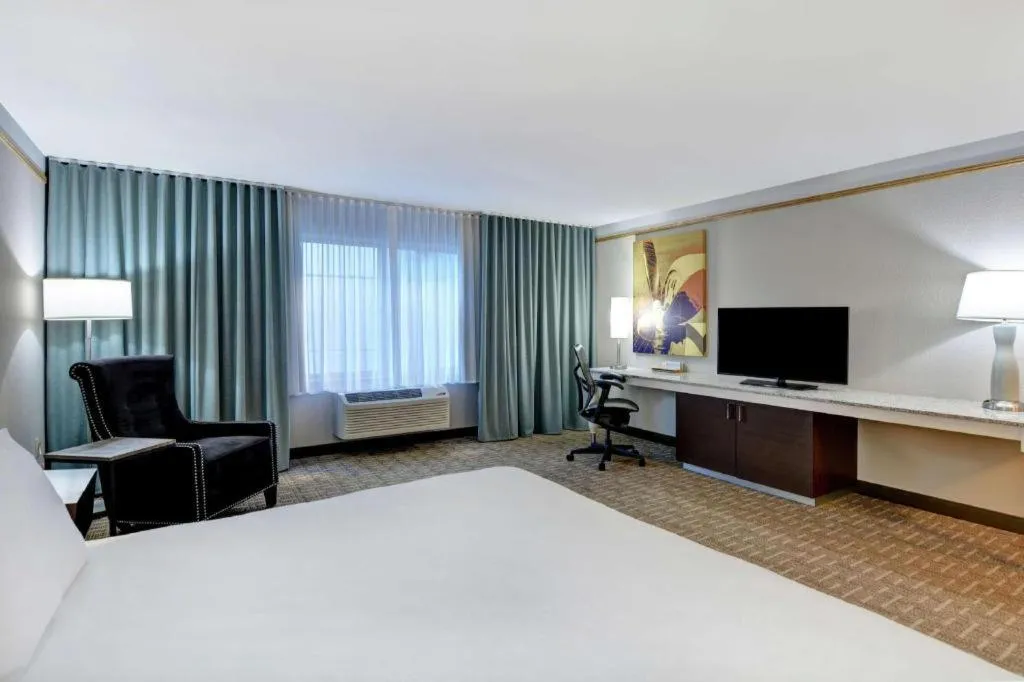 Bed in Hilton Garden Inn Oshkosh