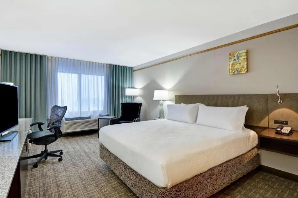 Bed in Hilton Garden Inn Oshkosh