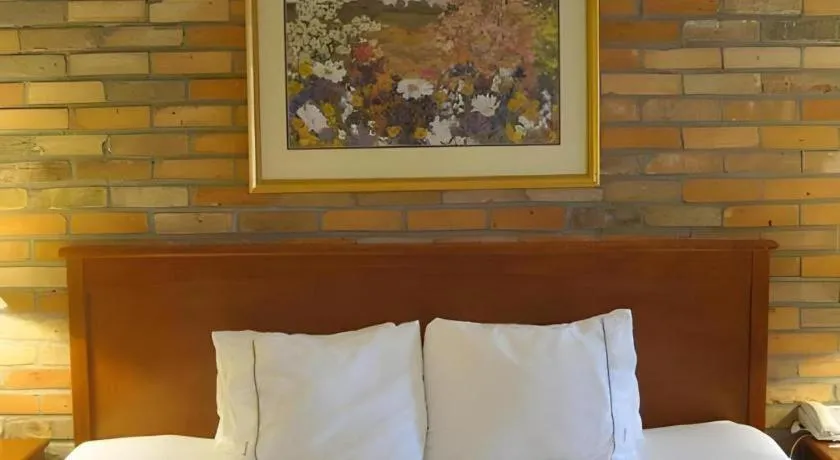 Bed in Holiday Inn Express Toronto East - Scarborough By IHG