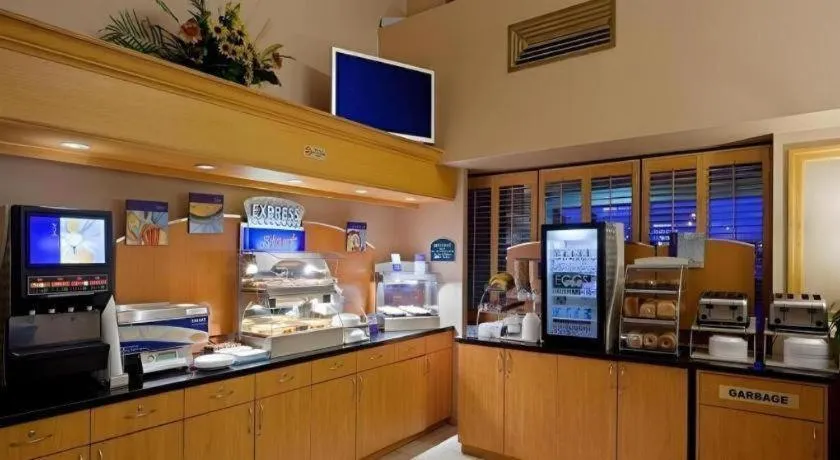 Holiday Inn Express Toronto East - Scarborough By IHG