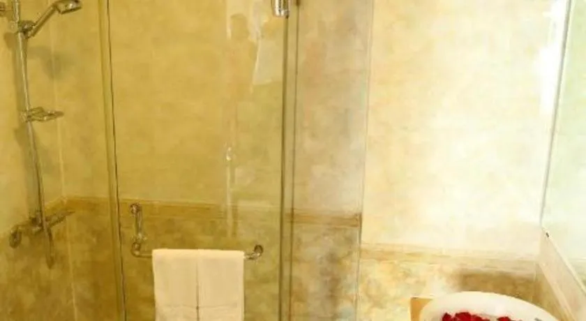 Lenid De Ho Guom Hotel