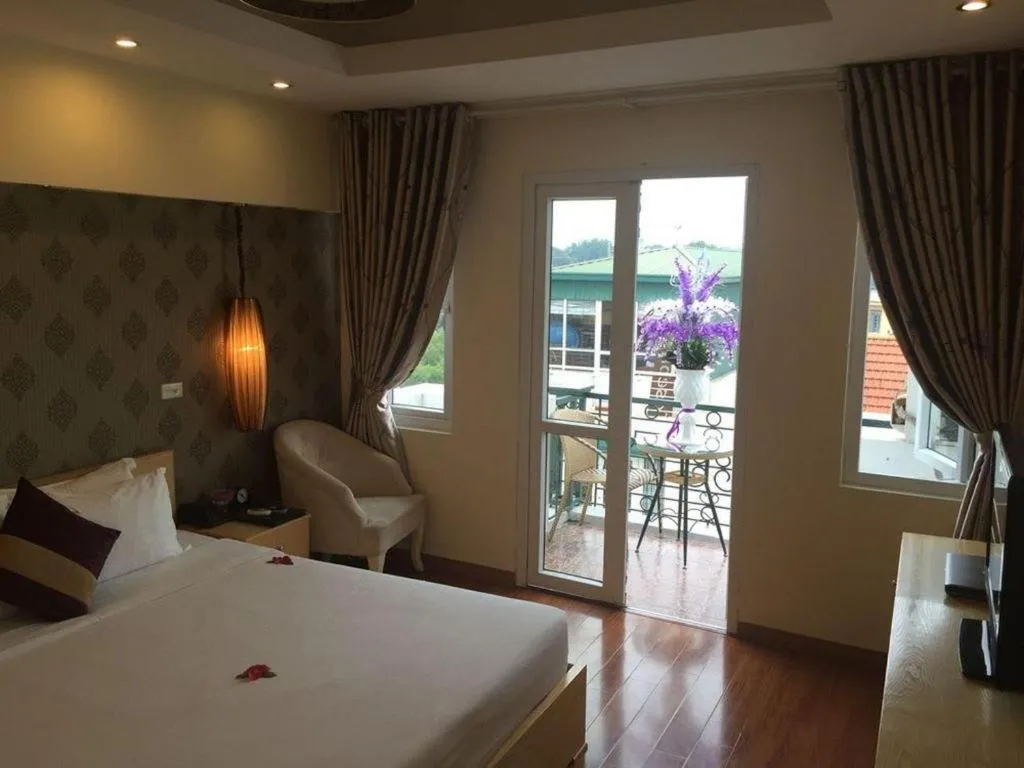 Bed in Hanoi Impressive Hotel