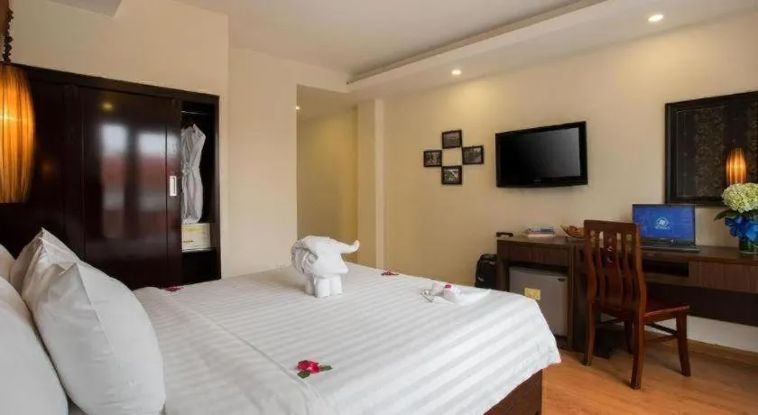 Bed in Hanoi Impressive Hotel