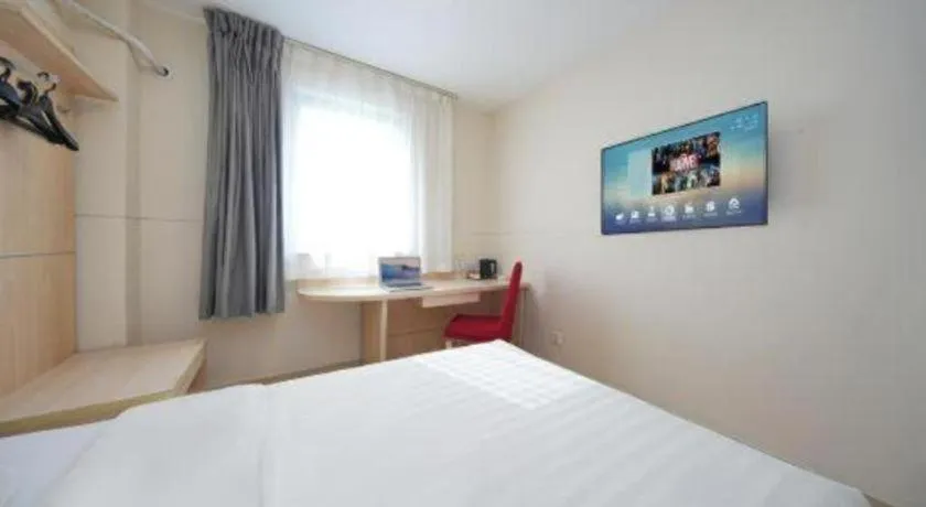 Bed in Jinjiang Inn Qingdao Hangzhou Rd.