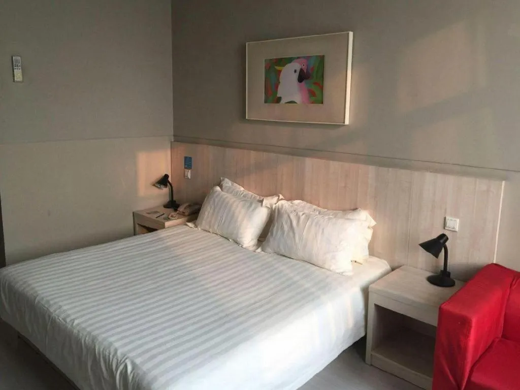 Bed in Jinjiang Inn Shanghai Songjiang University Town